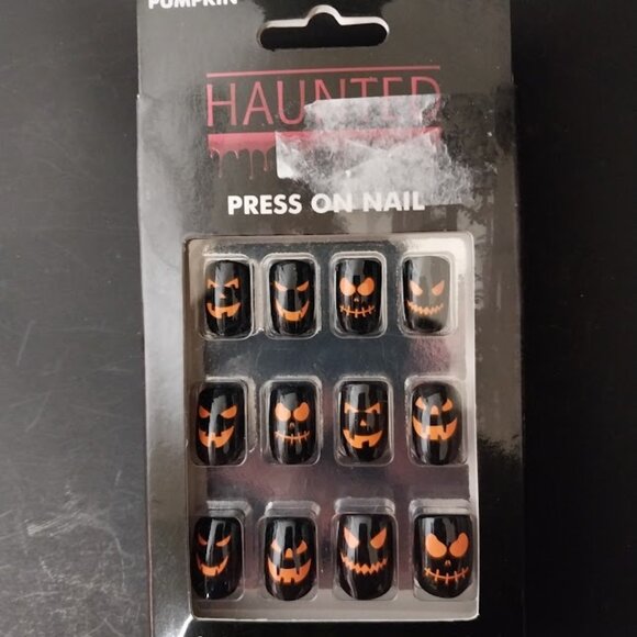 Haunted Spooky Pumpkin Nails - Picture 1 of 5